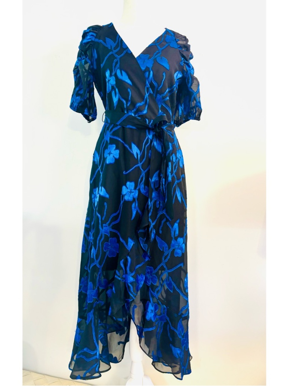 Kensie "Burnout" CBlack and Blue Floral Faux Wrap High-Low Midi Dress -Size 0